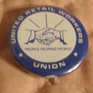 VINTAGE United Union Retail Workers Pin "People helping people" PRE 1994 PIN